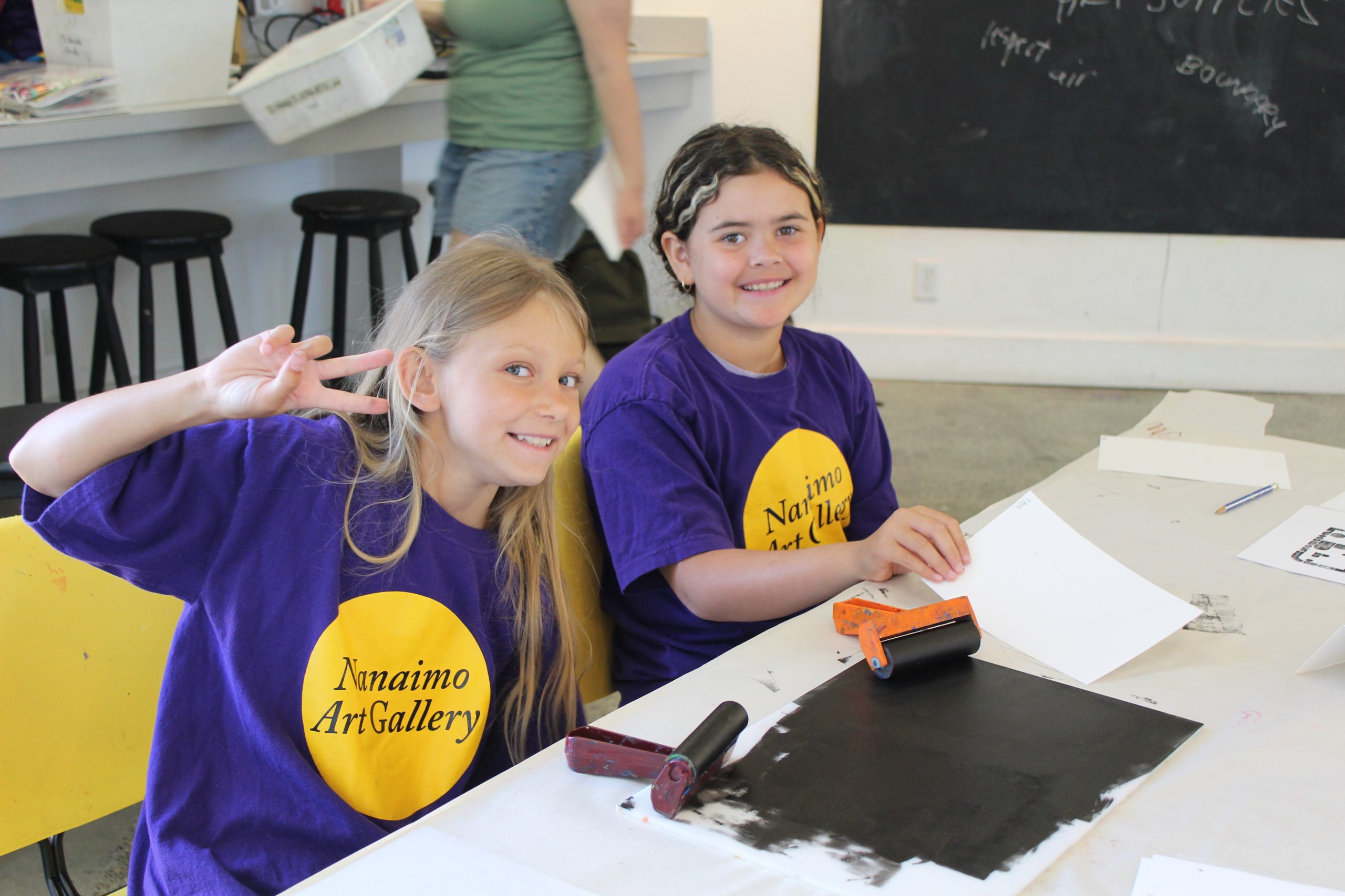 VjdRMClnlFPt-Art-kids-for-Artwalk-